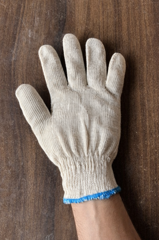 Knitted 40 GM White Hand Gloves