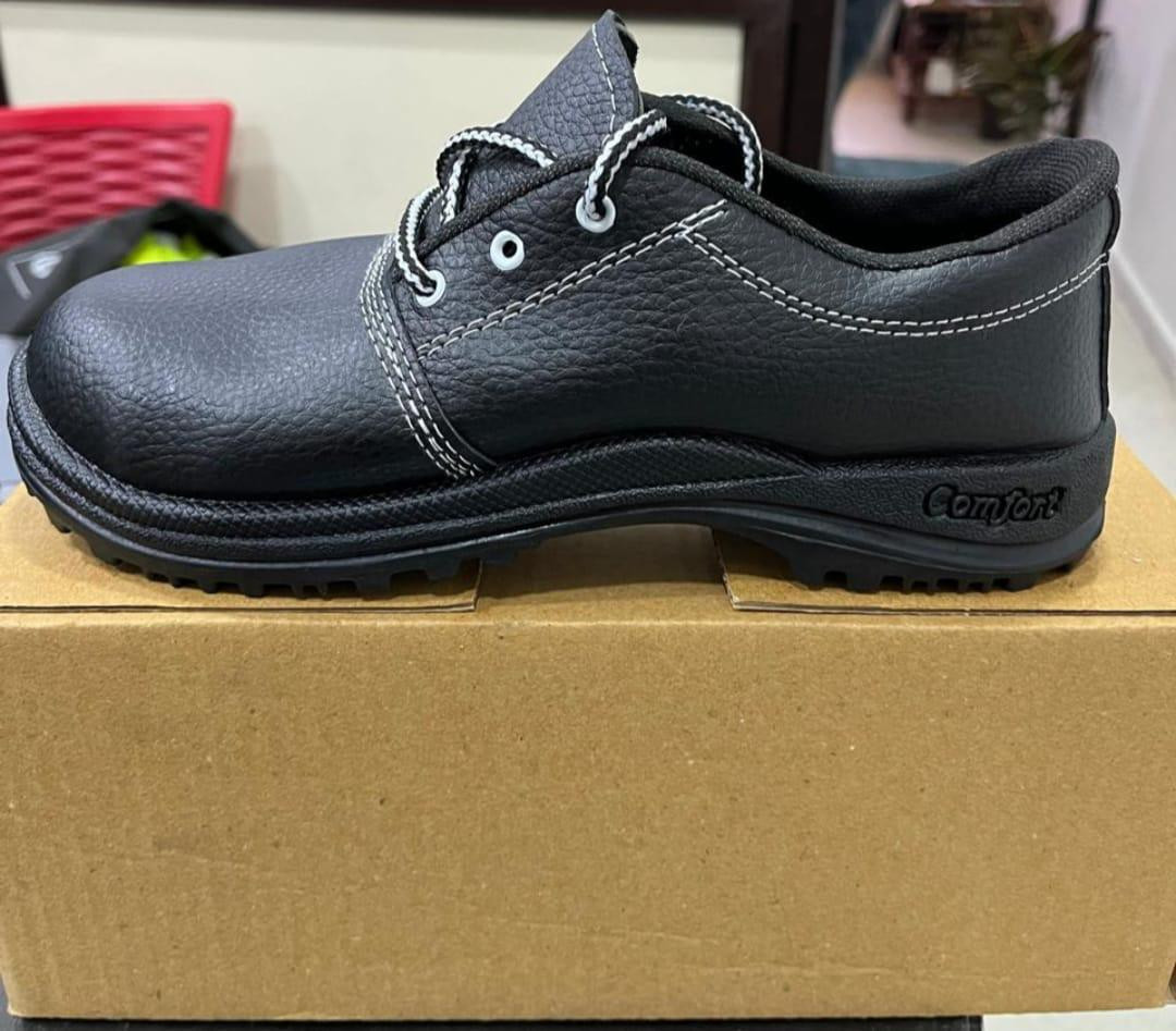 Safety Shoes Basic with toe.