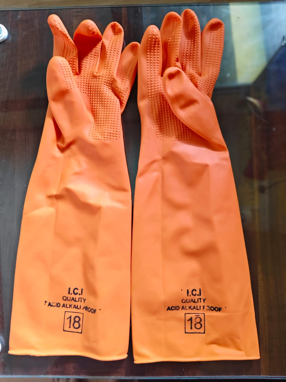 Industrial Rubber Hand Gloves 18 inch
