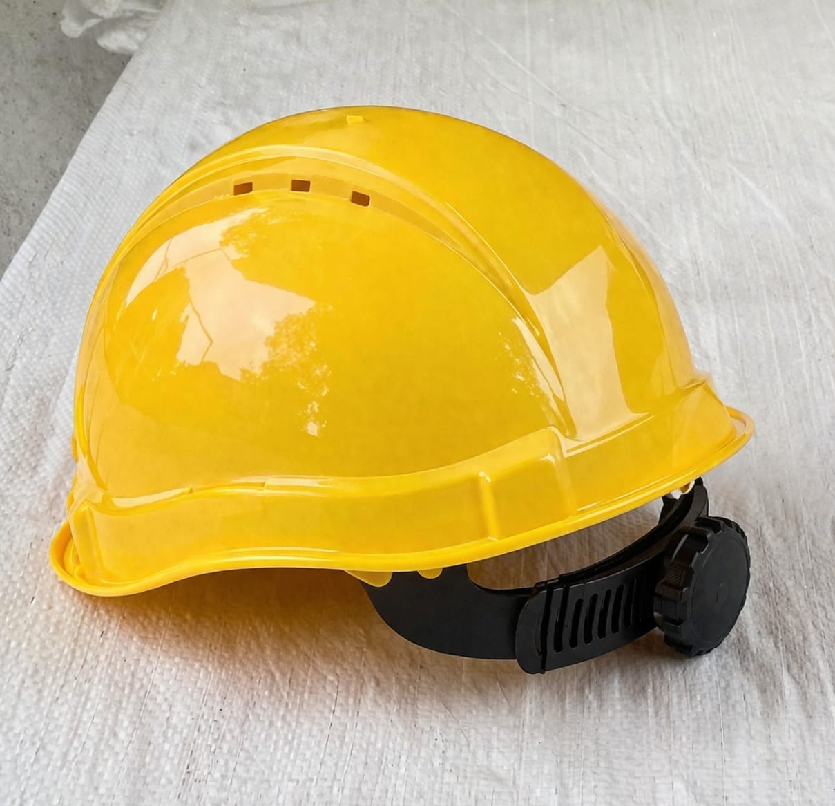 Premium Vented Rachet Helmet